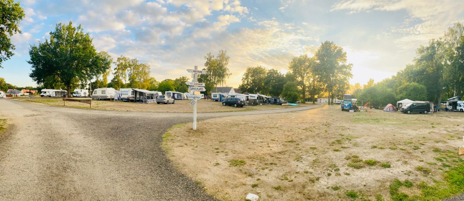 Wohnmobil und Campingplatz am See in NeustadtGlewe